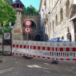 Bereich Am Römertor zwischen Hausnummern 4 und 7 bis auf Weiteres gesperrt
