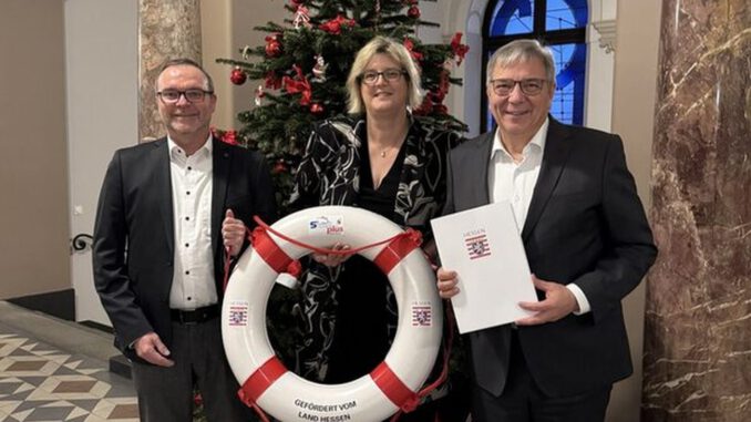 Hessen zahlt 1 Million Euro für Sanierung des Freibads Maaraue in Wiesbaden Hessen zahlt 1 Million Euro für Sanierung des Freibads Maaraue in Wiesbaden