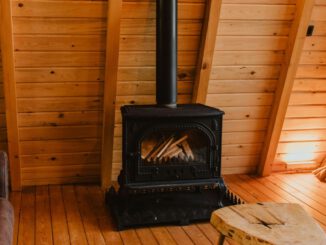 Hofheim bietet kostenlose Onlinekurse für effizienteres Heizen mit Holz