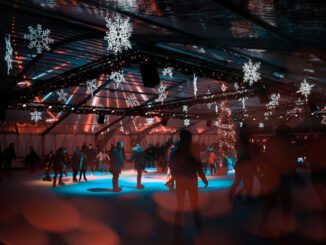 Letzte Eis-Disco 2025 auf der Henkell-Kunsteisbahn findet am 19. Dezember statt