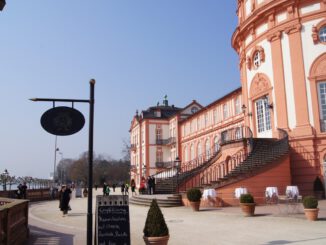 Rheingauer Weinkultur im Schloss Biebrich am 11. April