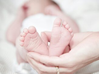 Walluf führt Willkommensbox für Neugeborene ein