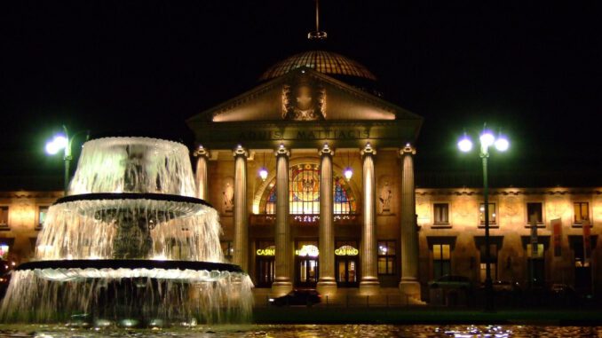 Wiesbaden plant Drohnenshow und strenge Kontrollen rund um das Bowling Green zu Silvester Wiesbaden plant Drohnenshow und strenge Kontrollen rund um das Bowling Green zu Silvester