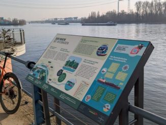 Wiesbaden stellt neun Infotafeln an Rhein und Main auf